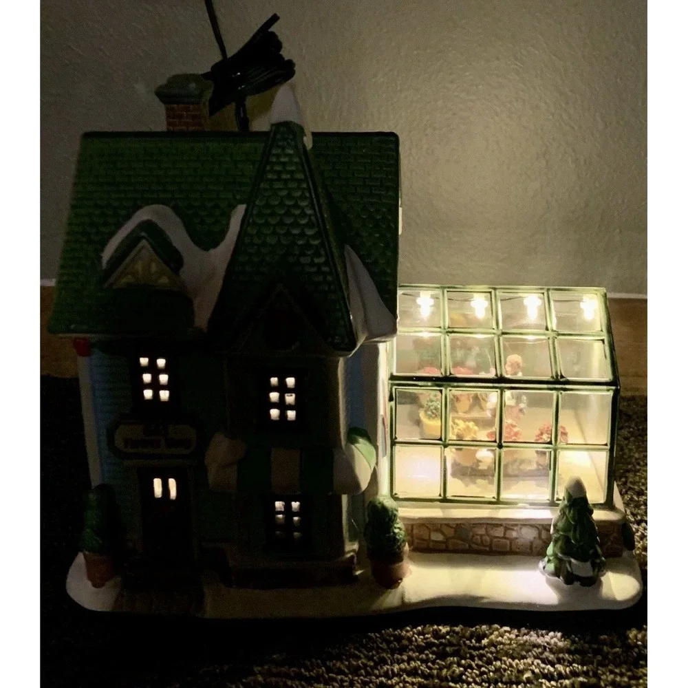 Carole Towne 2018 Christmas Village G&S Flower Shop Glass Greenhouse Light Up